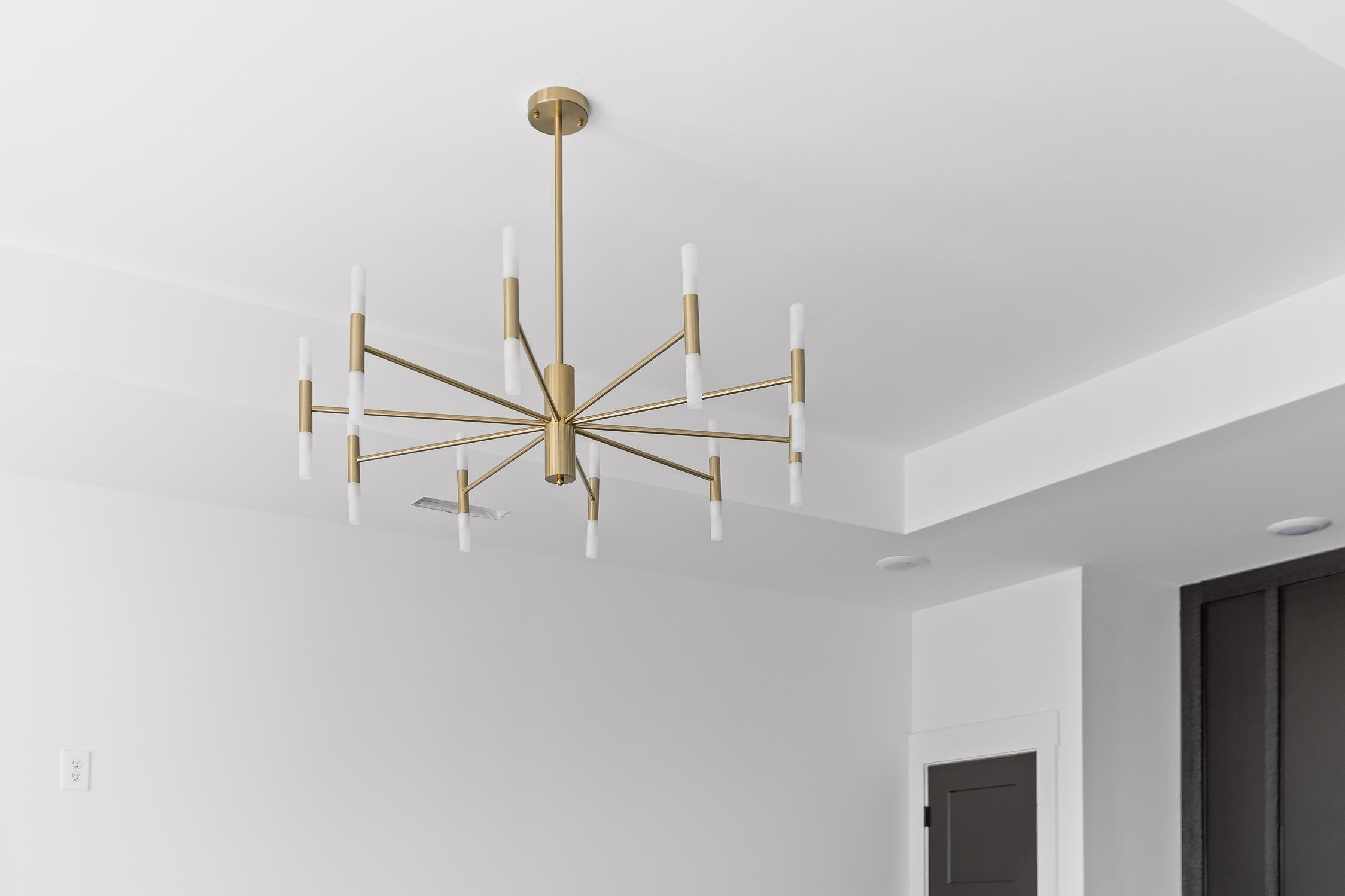 Chattanooga, Tennessee 37406, United States, 3 Bedrooms Bedrooms, ,2 BathroomsBathrooms,Residential,Contingent,9055