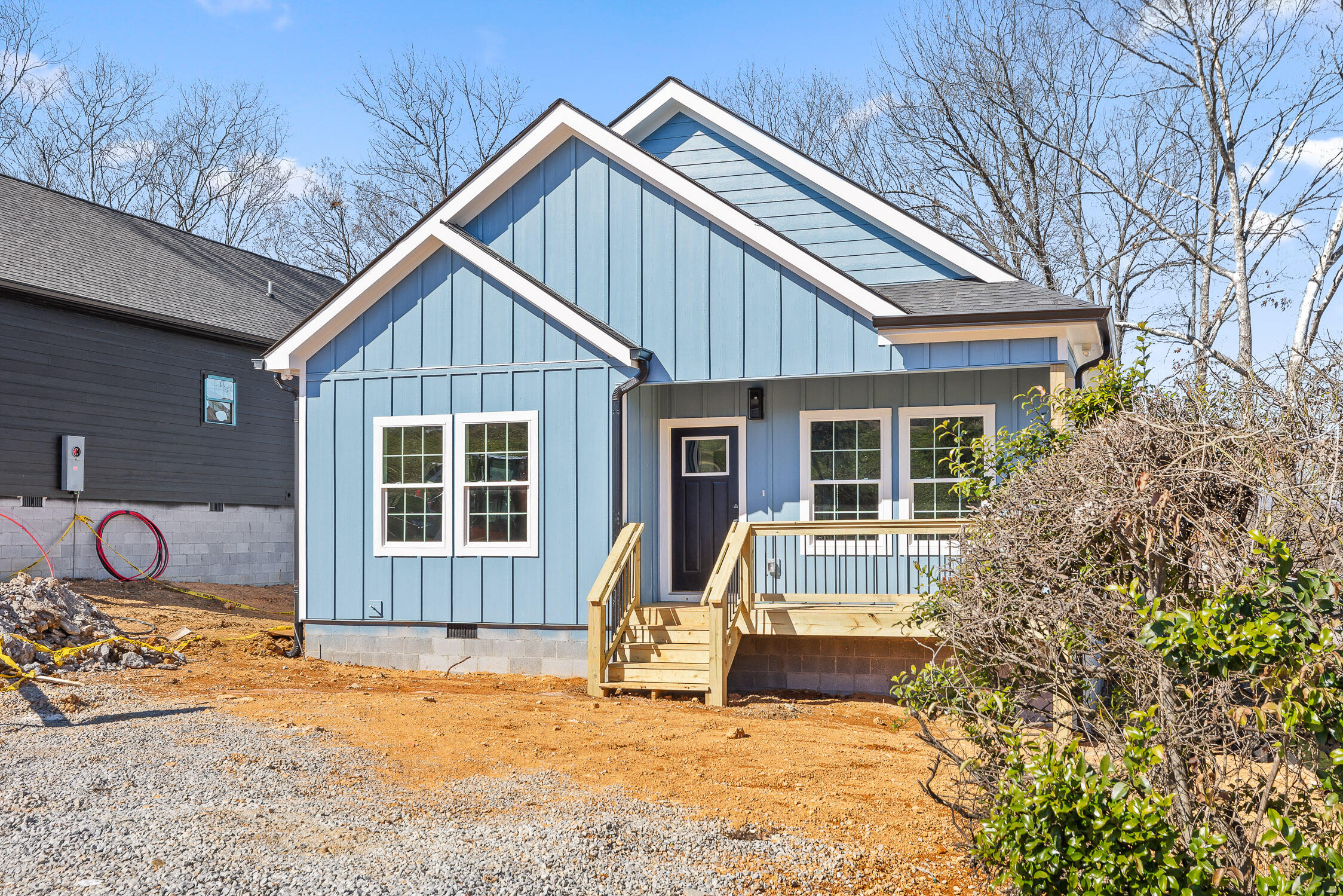 Chattanooga, Tennessee 37406, United States, 3 Bedrooms Bedrooms, ,2 BathroomsBathrooms,Residential,Contingent,9055