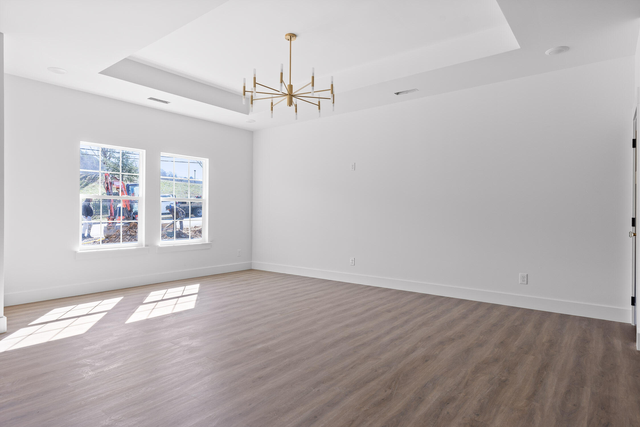 Chattanooga, Tennessee 37406, United States, 3 Bedrooms Bedrooms, ,2 BathroomsBathrooms,Residential,Contingent,9055