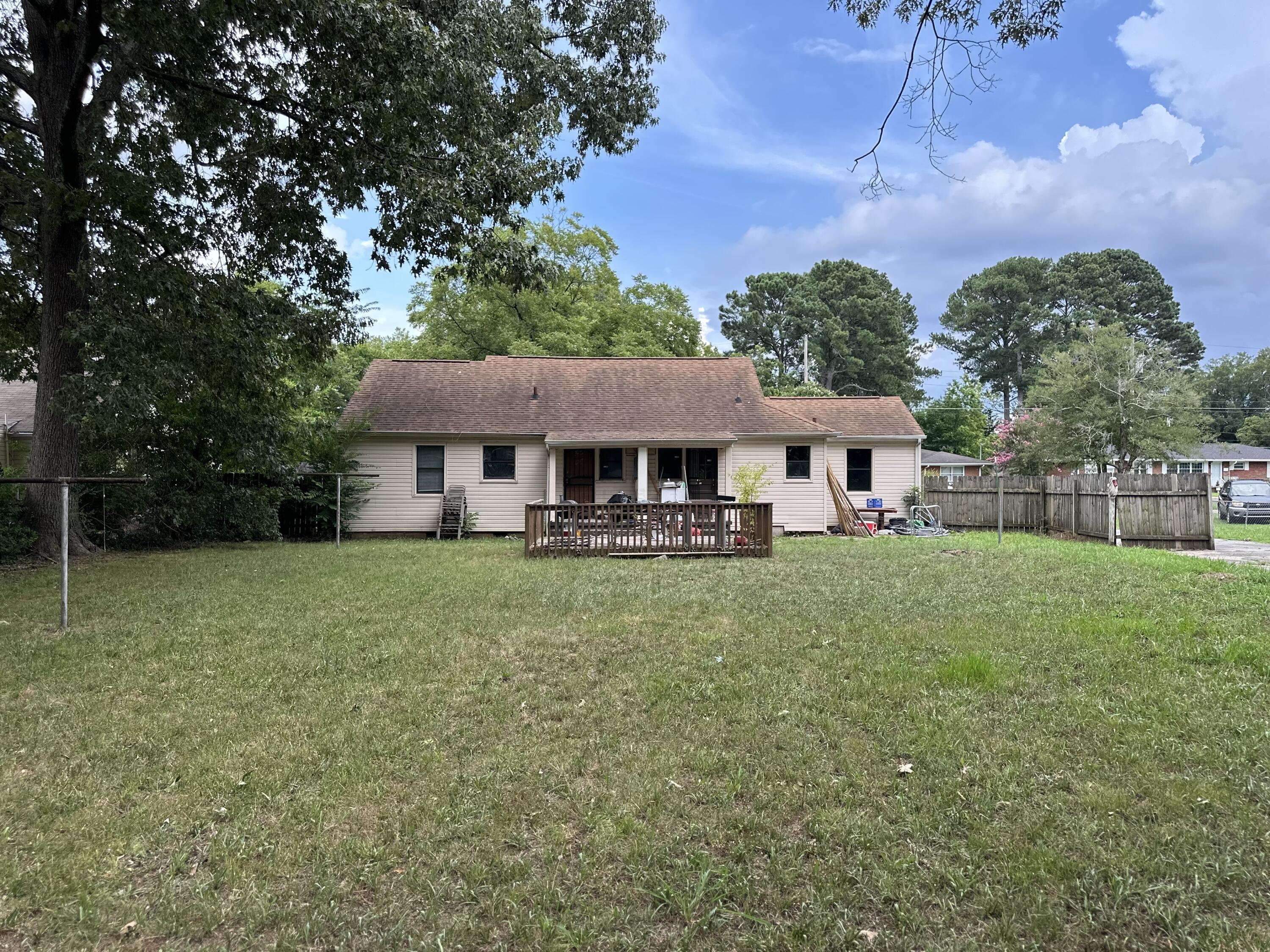 101 N Howell Avenue
