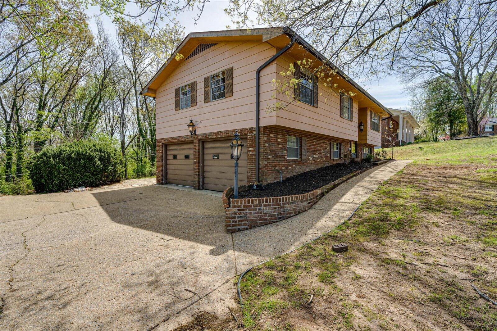 8842 Lake Crest Circle, Chattanooga, Tennessee image 36