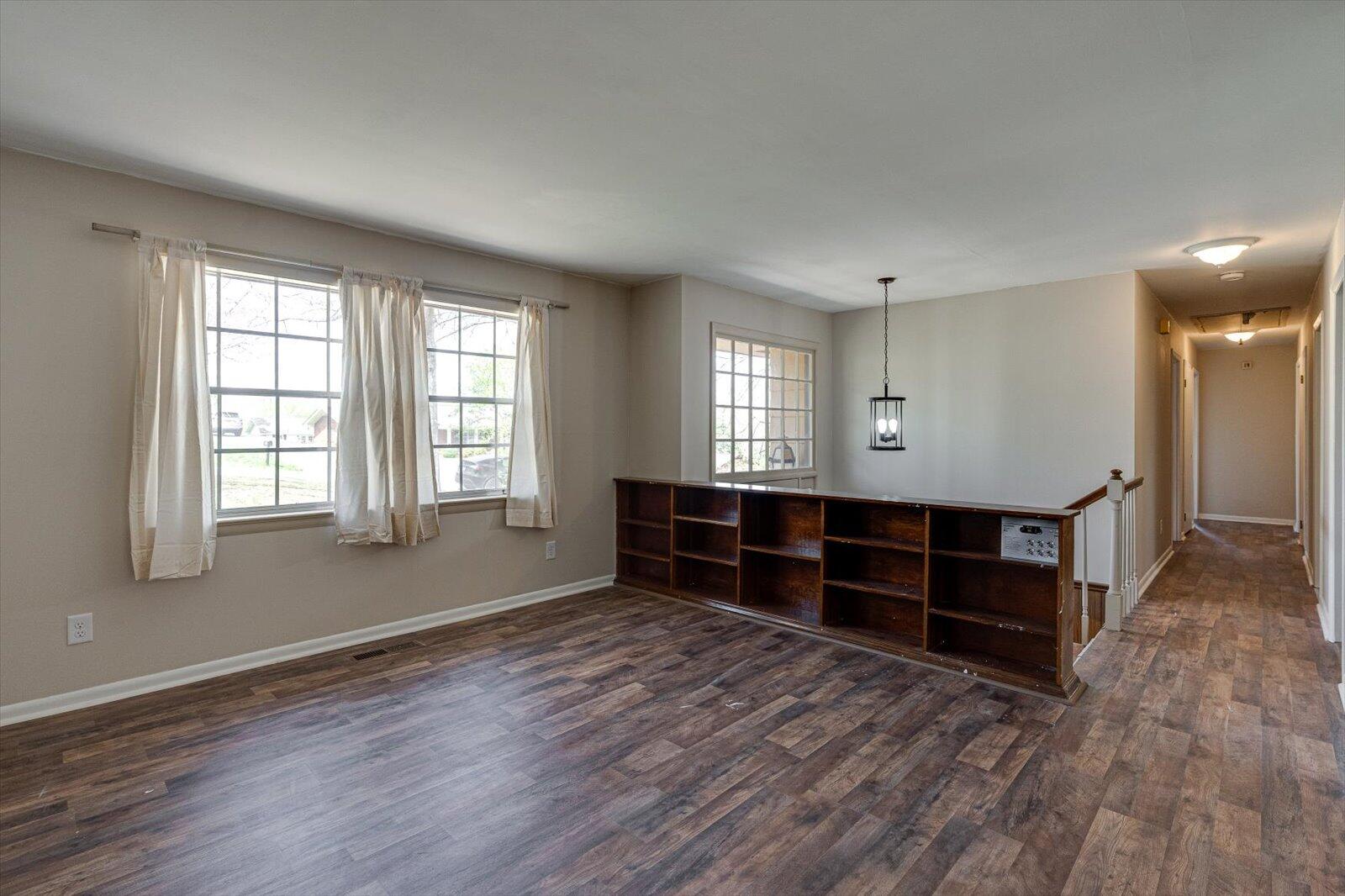 8842 Lake Crest Circle, Chattanooga, Tennessee image 5