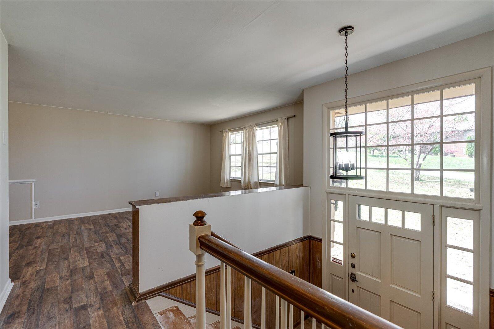 8842 Lake Crest Circle, Chattanooga, Tennessee image 3