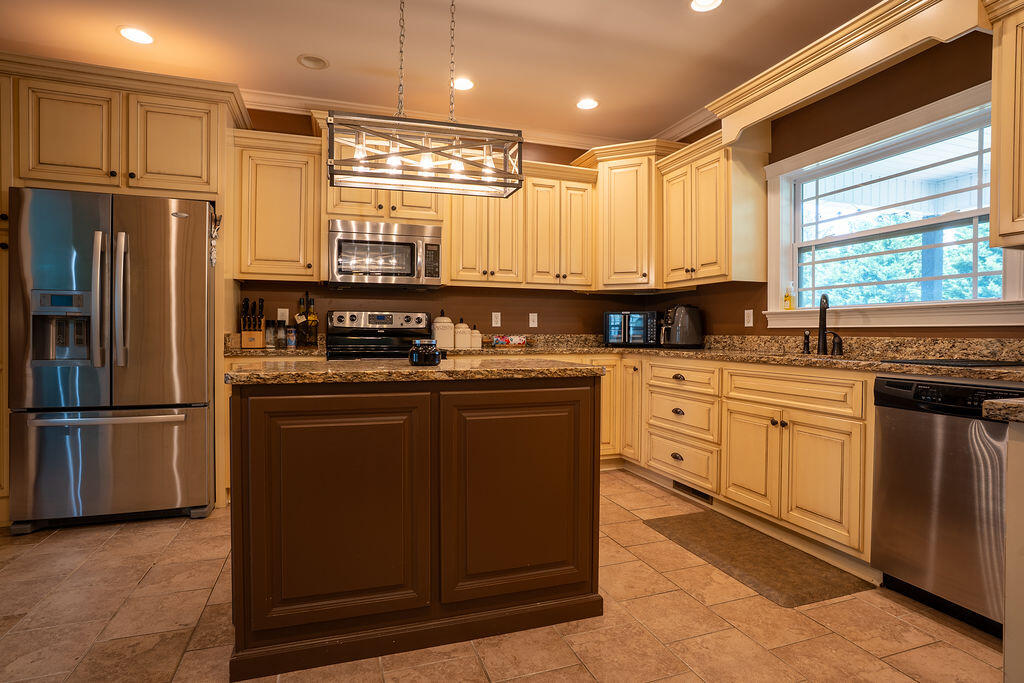 Fort Payne, Alabama 35967, United States, 3 Bedrooms Bedrooms, ,2 BathroomsBathrooms,Residential,Active,168011