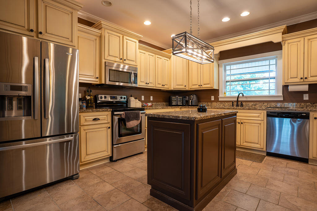 Fort Payne, Alabama 35967, United States, 3 Bedrooms Bedrooms, ,2 BathroomsBathrooms,Residential,Active,168011