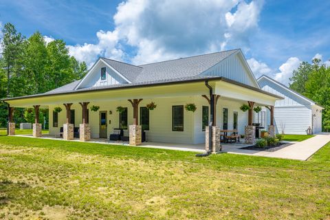 Photo of 143 Walden Drive, Signal Mountain, TN 37377 (MLS # 1516336) Photo of 143 Walden Drive, Signal Mountain, TN 37377 (MLS # 1516336)