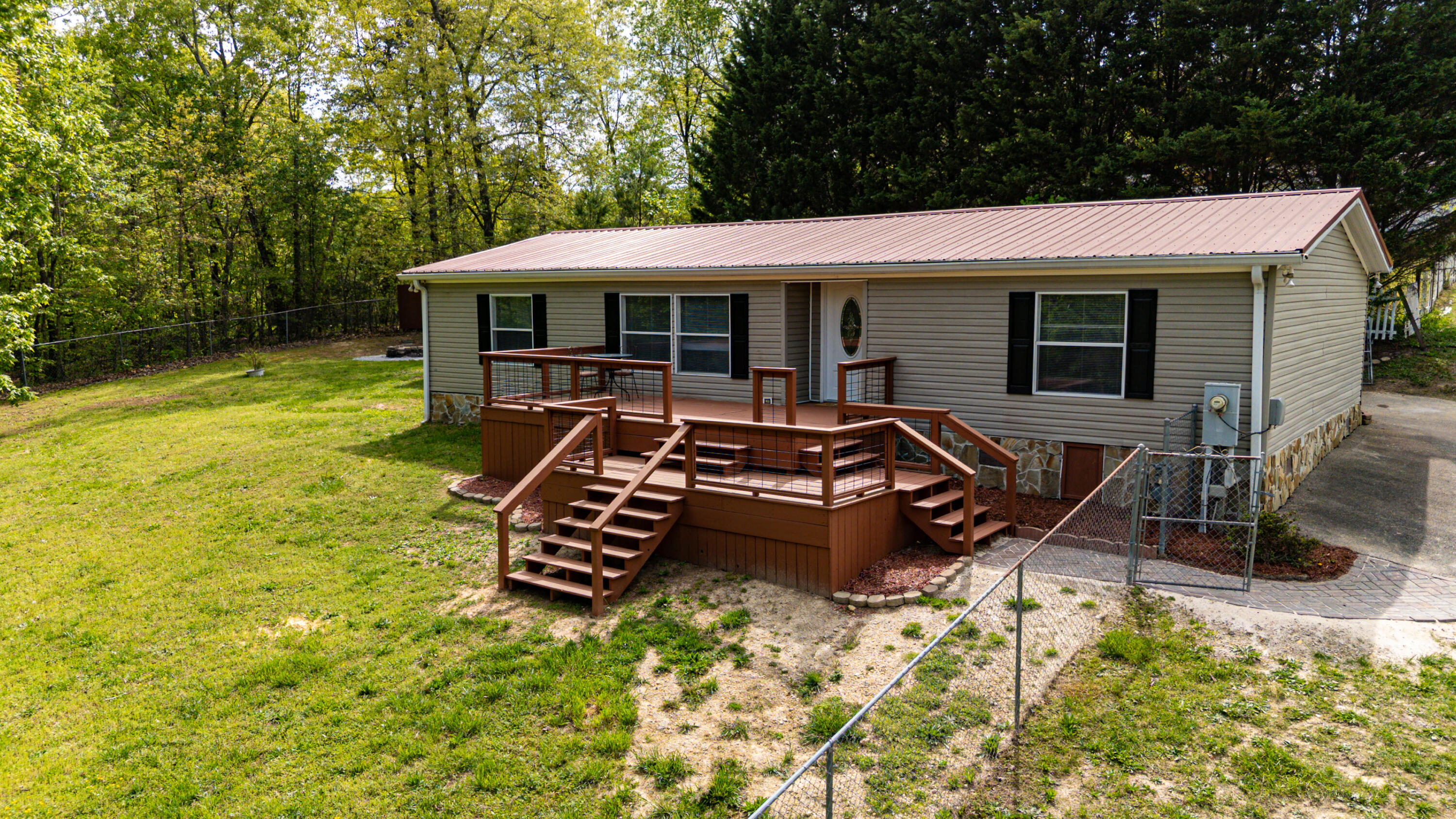 879 Ponderosa Drive, Soddy Daisy, Tennessee image 2