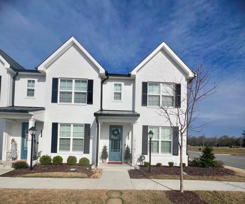 Photo of 222 Pacer Lane Ln, Dalton, GA 30721 (MLS # 1525752)