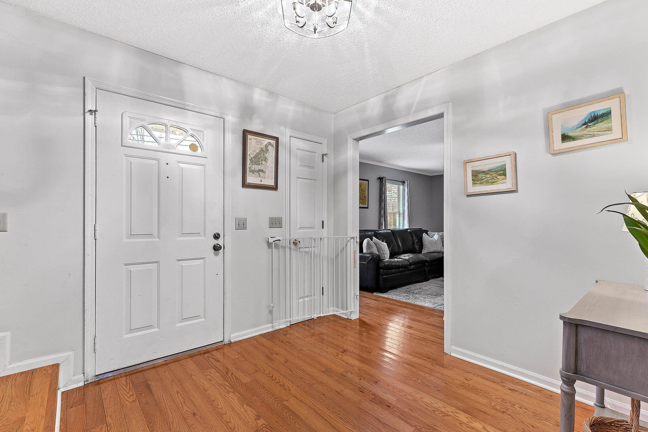 Chattanooga, Tennessee 37421, United States, 4 Bedrooms Bedrooms, ,3 BathroomsBathrooms,Residential,Contingent,25115