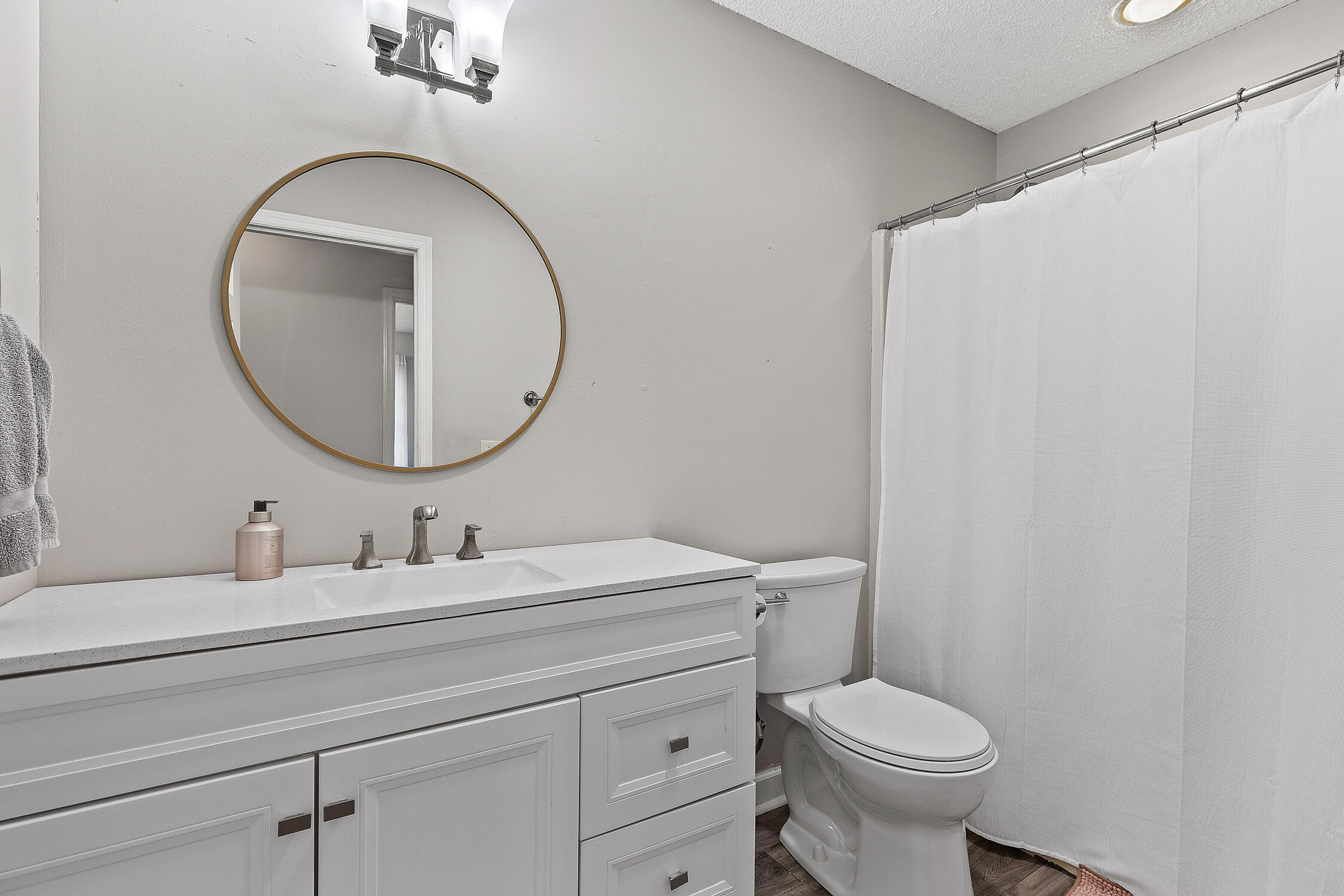 Chattanooga, Tennessee 37421, United States, 4 Bedrooms Bedrooms, ,3 BathroomsBathrooms,Residential,Contingent,25115