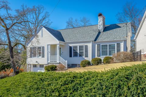 Photo of 101 Rainbow Circle, Chattanooga, TN 37405 (MLS # 1529018)