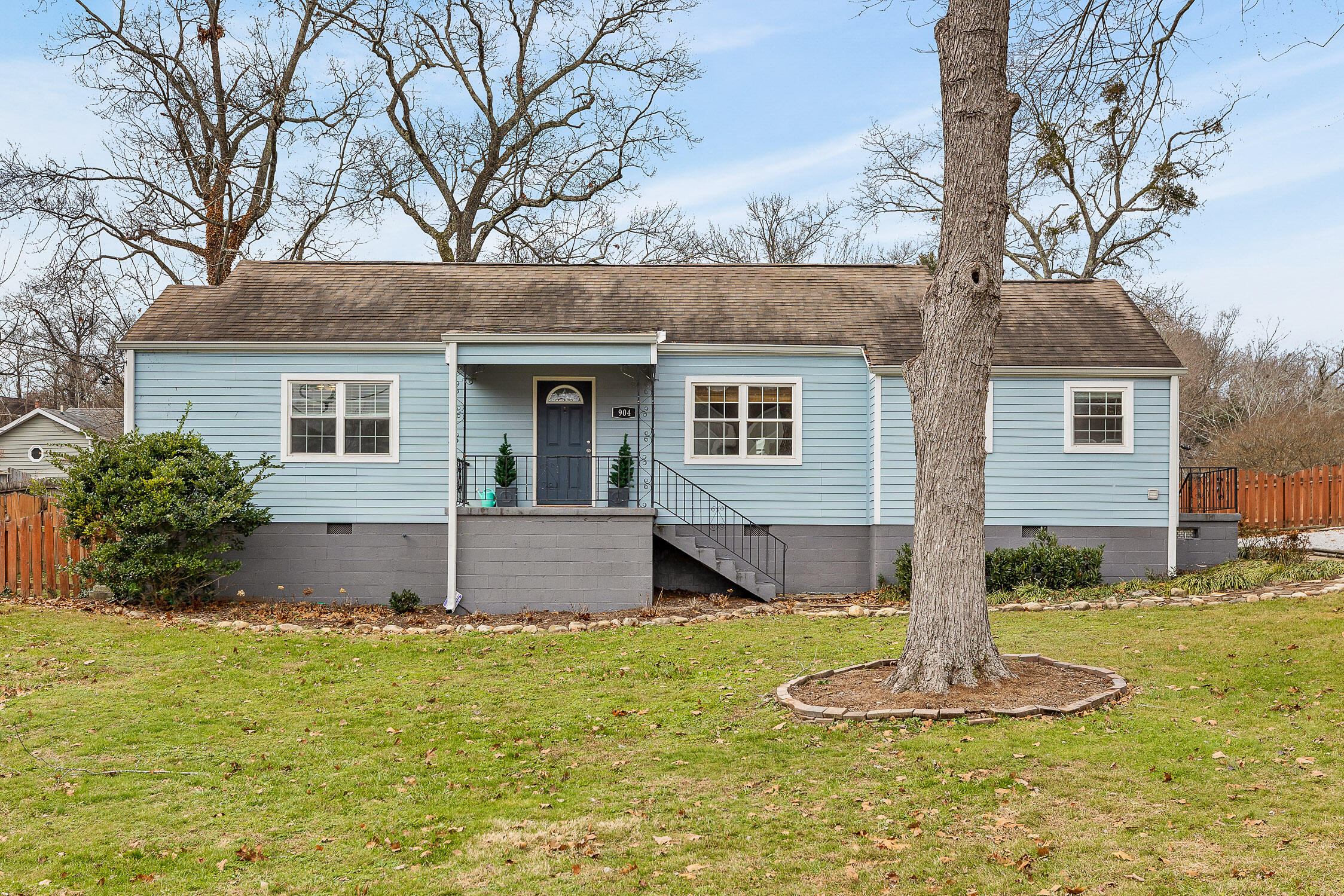 Chattanooga, Tennessee 37415, United States, 3 Bedrooms Bedrooms, ,2 BathroomsBathrooms,Residential,Contingent,19401