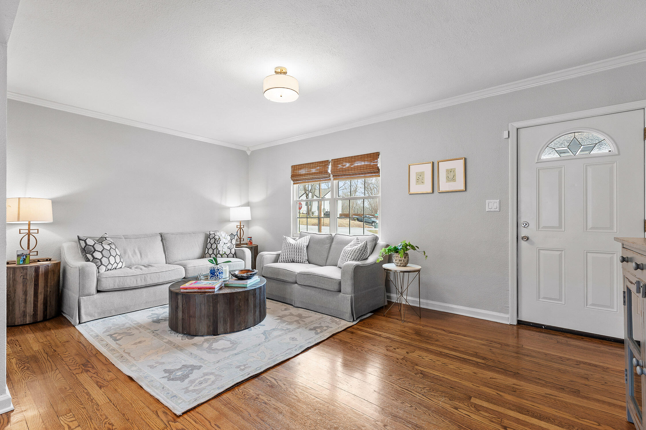 Chattanooga, Tennessee 37415, United States, 3 Bedrooms Bedrooms, ,2 BathroomsBathrooms,Residential,Contingent,19401