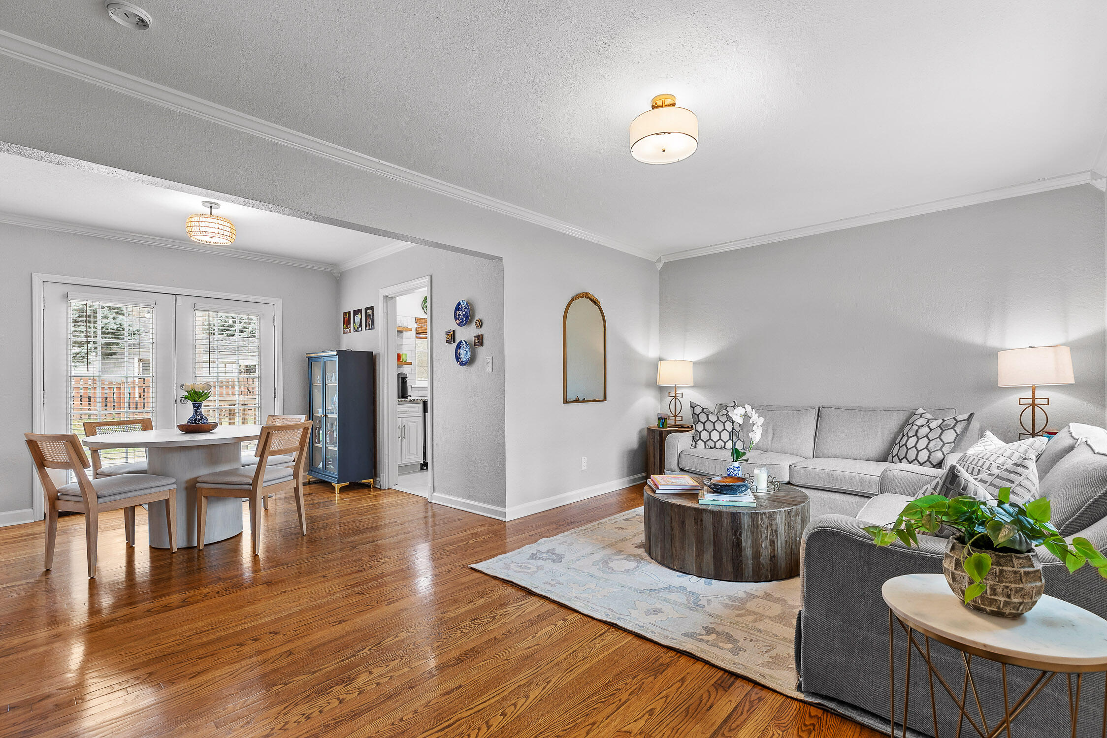 Chattanooga, Tennessee 37415, United States, 3 Bedrooms Bedrooms, ,2 BathroomsBathrooms,Residential,Contingent,19401