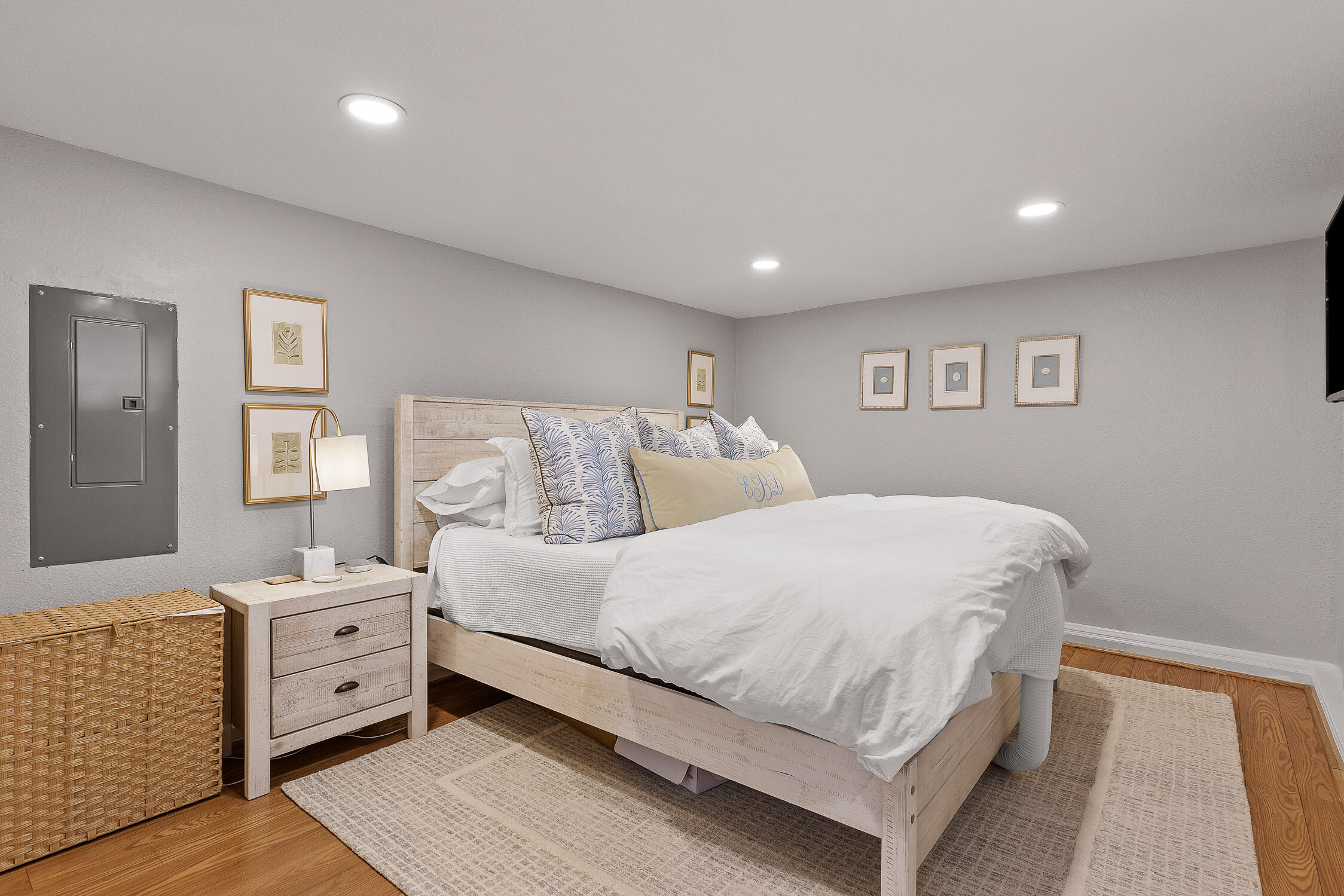 Chattanooga, Tennessee 37415, United States, 3 Bedrooms Bedrooms, ,2 BathroomsBathrooms,Residential,Contingent,19401