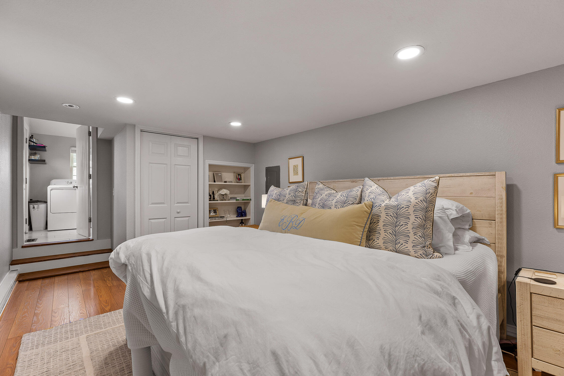 Chattanooga, Tennessee 37415, United States, 3 Bedrooms Bedrooms, ,2 BathroomsBathrooms,Residential,Contingent,19401