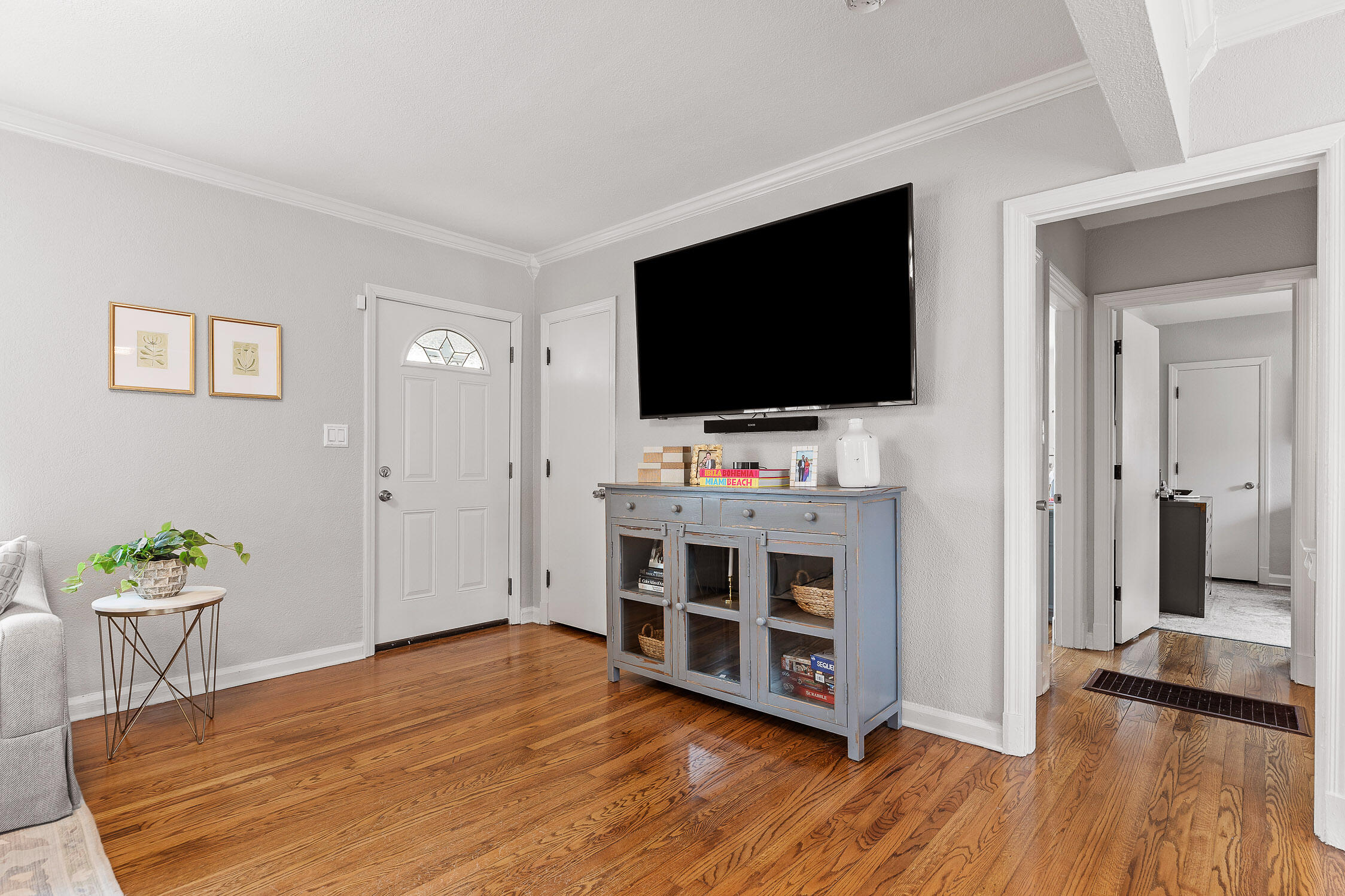 Chattanooga, Tennessee 37415, United States, 3 Bedrooms Bedrooms, ,2 BathroomsBathrooms,Residential,Contingent,19401