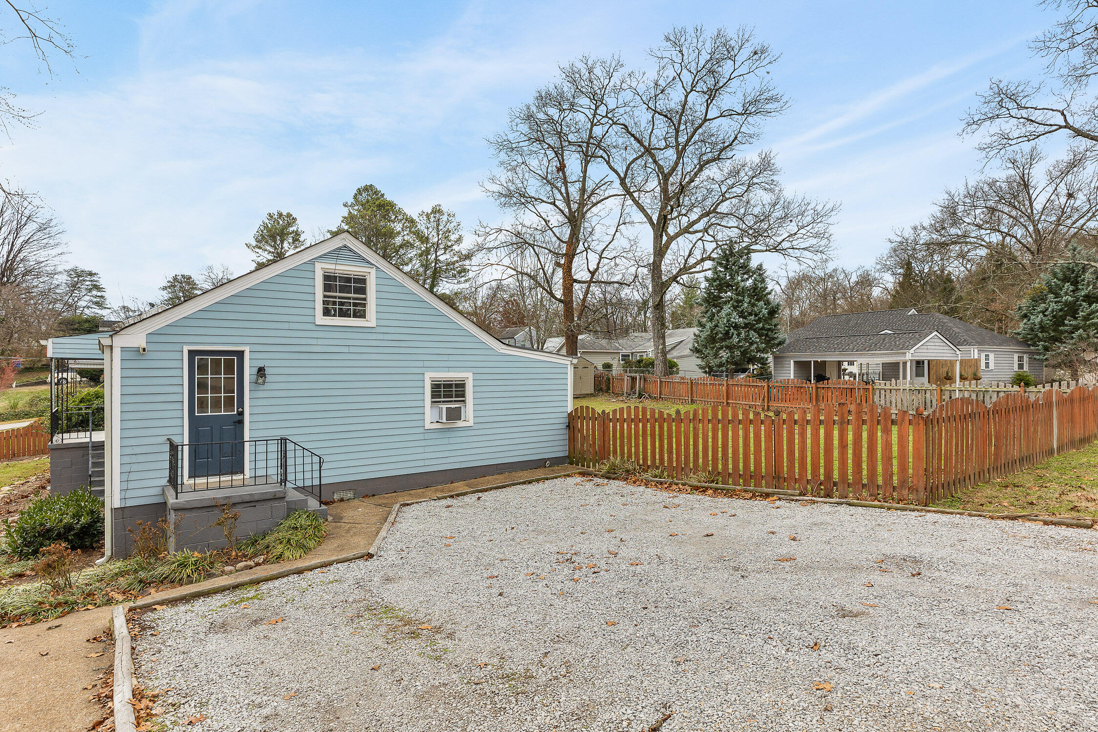 Chattanooga, Tennessee 37415, United States, 3 Bedrooms Bedrooms, ,2 BathroomsBathrooms,Residential,Contingent,19401