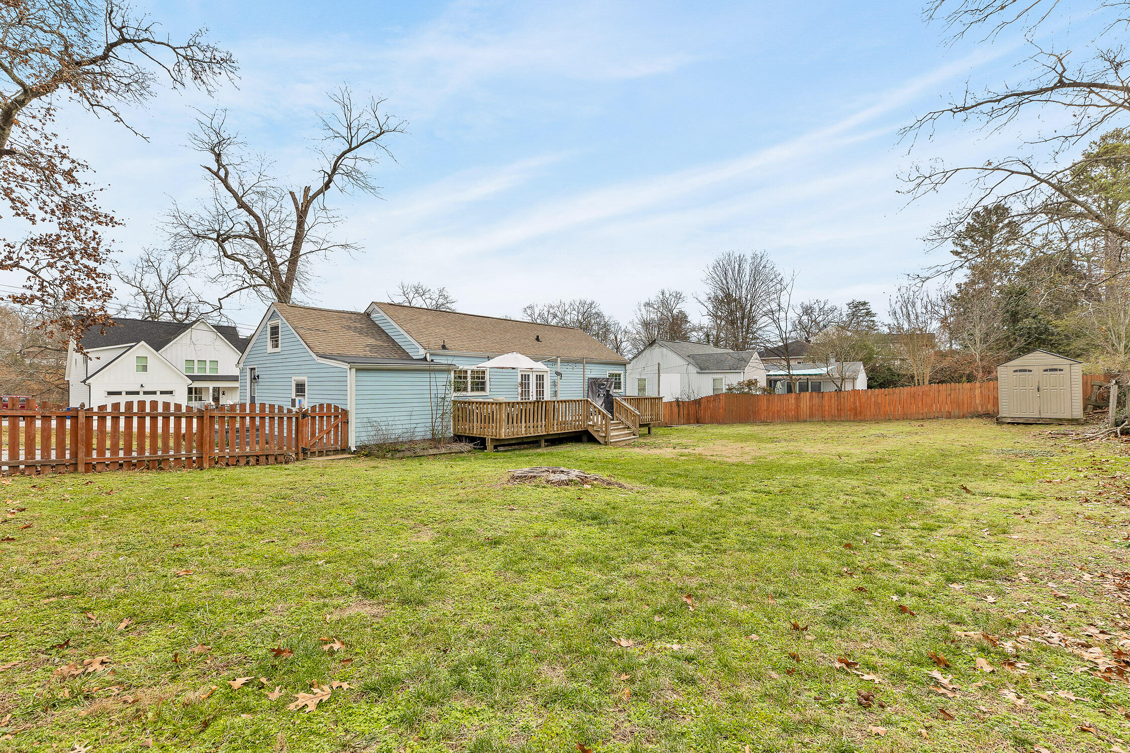 Chattanooga, Tennessee 37415, United States, 3 Bedrooms Bedrooms, ,2 BathroomsBathrooms,Residential,Contingent,19401