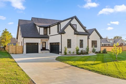 Photo of 2208 Launcelot Road, Chattanooga, TN 37421 (MLS # 1522088)