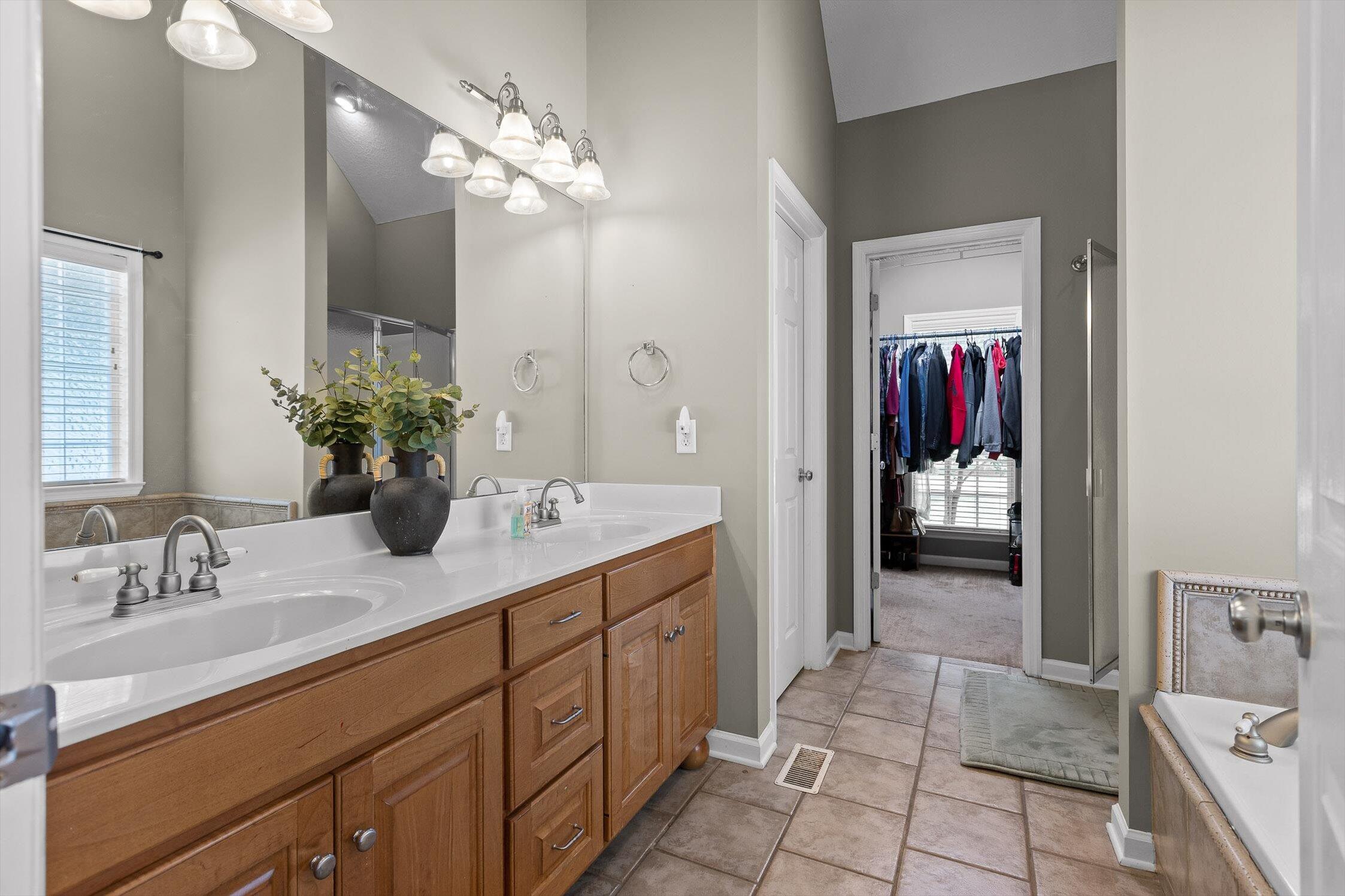 Ooltewah, Tennessee 37363, United States, 4 Bedrooms Bedrooms, ,3 BathroomsBathrooms,Residential,Active,150784