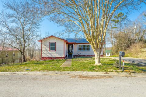 Photo of 210 Ruby Street, Bridgeport, AL 35740 (MLS # 1527795)