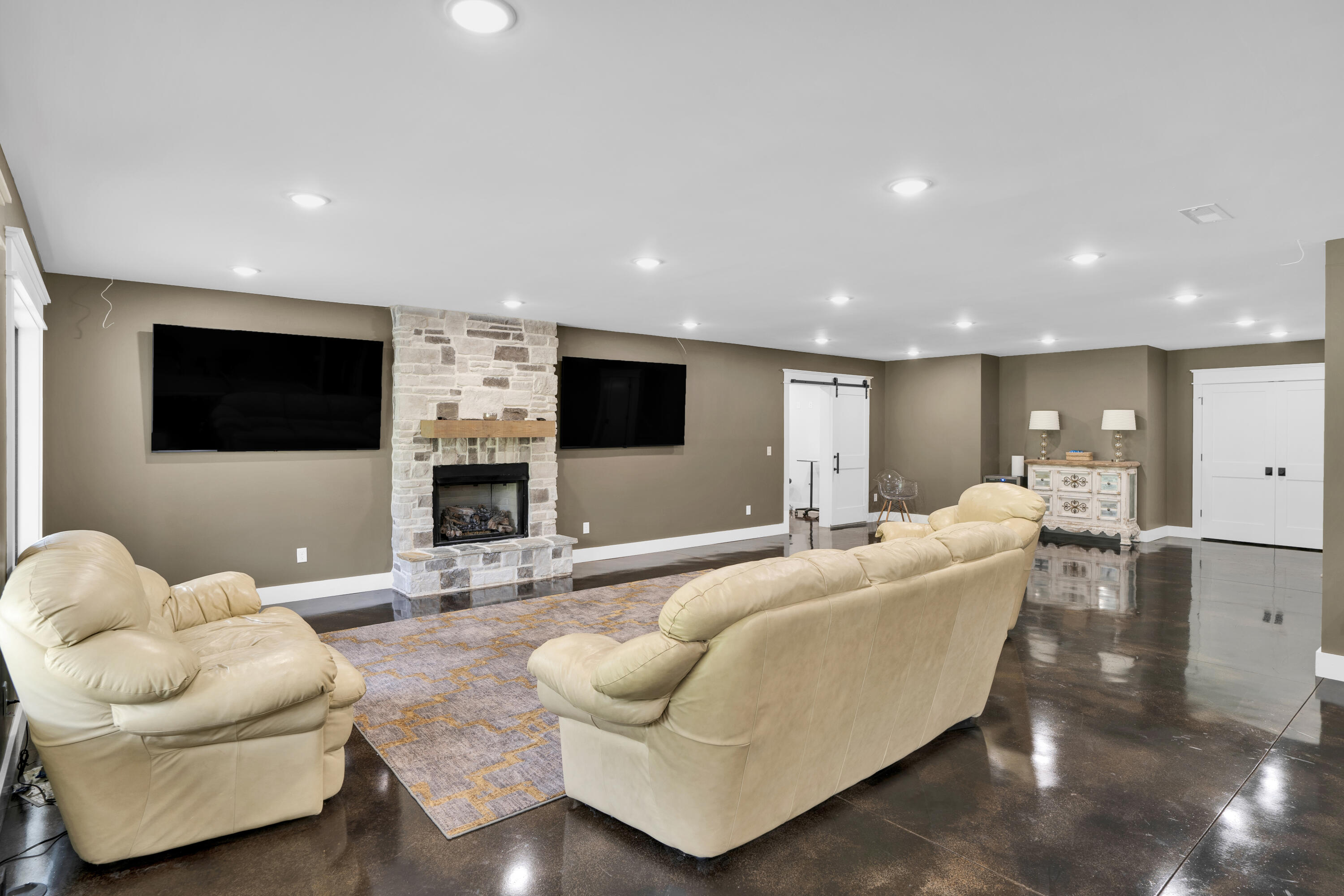 Cleveland, Tennessee, 37312, United States, 5 Bedrooms Bedrooms, ,5 BathroomsBathrooms,Residential,Active,2019446