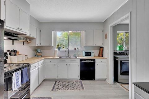 Tiny photo for 824 Graysville Road, Chattanooga, TN 37421 (MLS # 1515880)