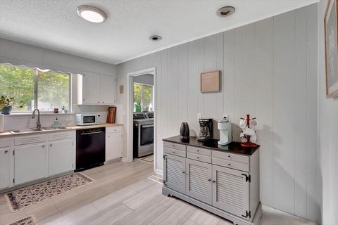 Tiny photo for 824 Graysville Road, Chattanooga, TN 37421 (MLS # 1515880)