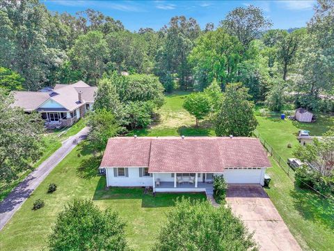 Tiny photo for 824 Graysville Road, Chattanooga, TN 37421 (MLS # 1515880)