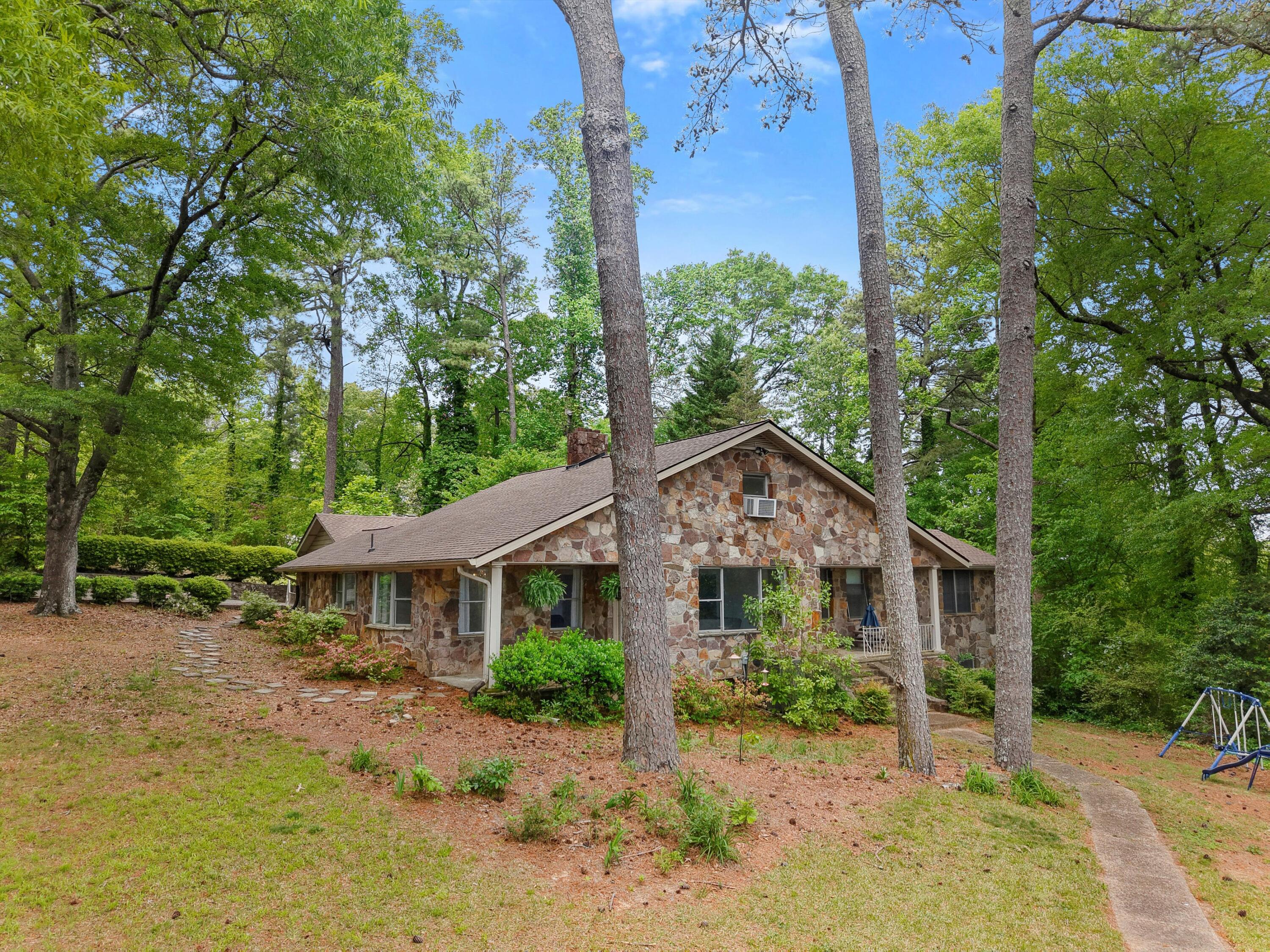 902 Hillcrest Street, Dalton, Georgia image 1