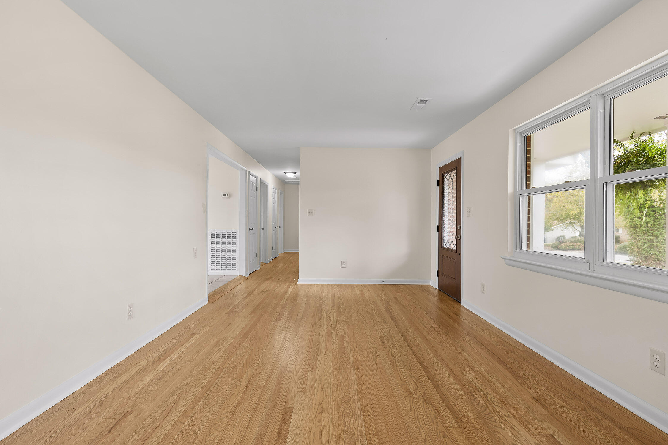 Chattanooga, Tennessee 37421, United States, 3 Bedrooms Bedrooms, ,2 BathroomsBathrooms,Residential,Active,222737