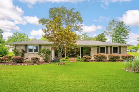 Photo of 301 Clebourne Avenue, Chickamauga, GA 30707 (MLS # 1527853)