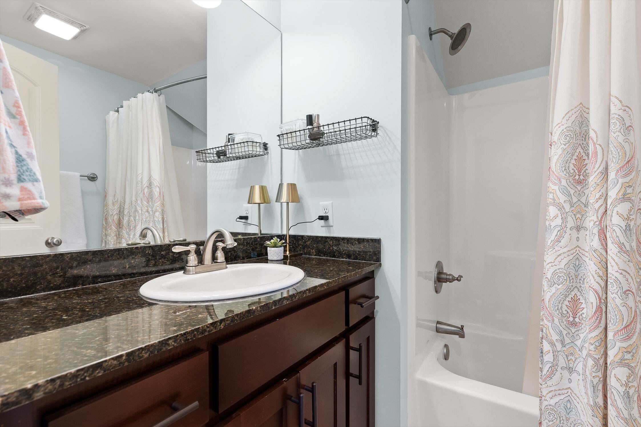 Chattanooga, Tennessee 37408, United States, 3 Bedrooms Bedrooms, ,3 BathroomsBathrooms,Residential,Active,256259