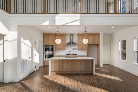 Tiny photo for 315 Pine Ridge Road, Chattanooga, TN 37405 (MLS # 1527385)