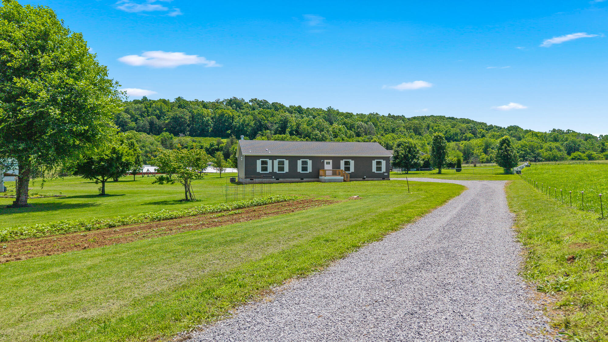 833 County Road 350, Sweetwater, Tennessee image 2
