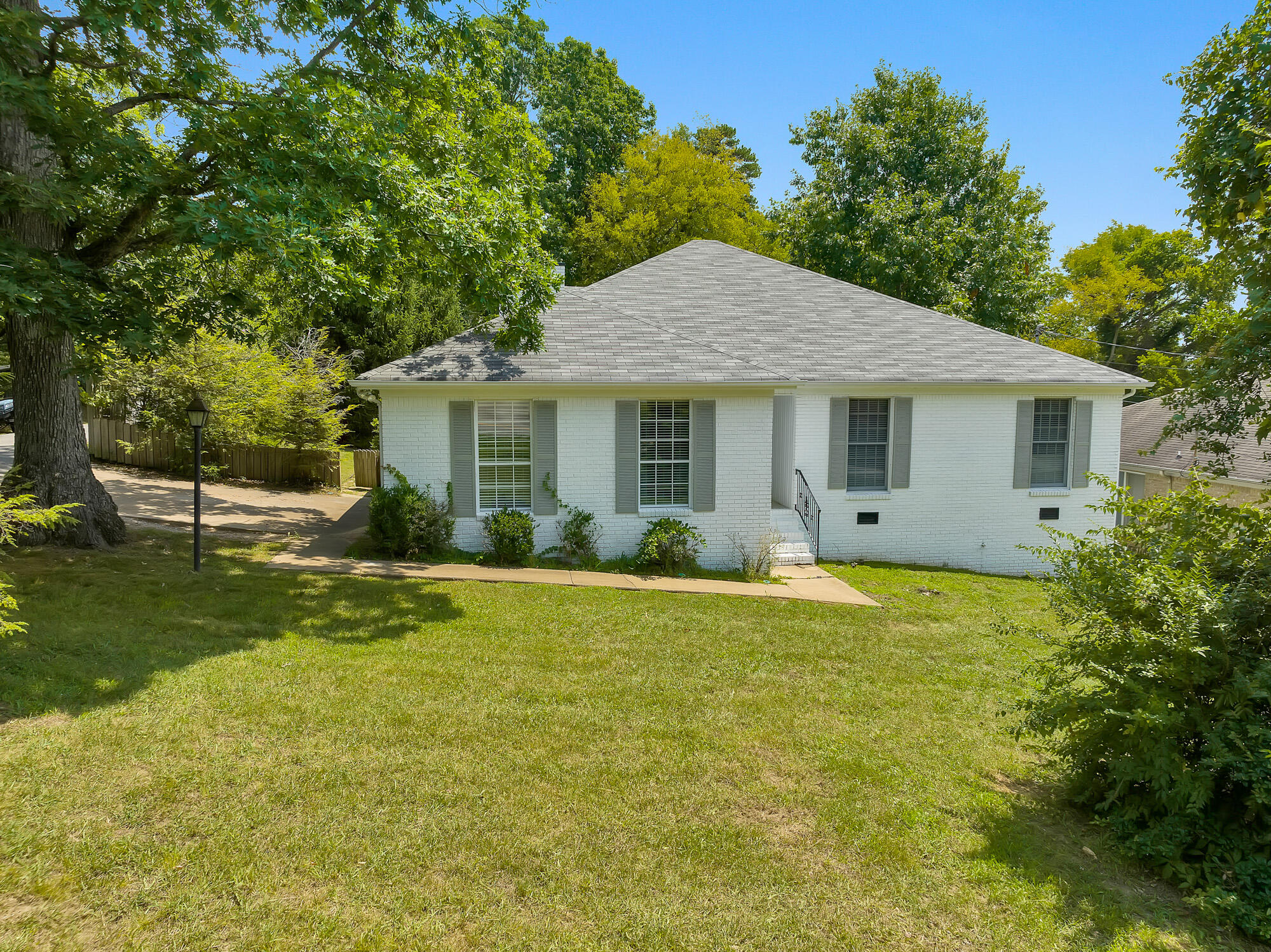 215 N Bragg Avenue Avenue, Lookout Mountain, Tennessee image 1