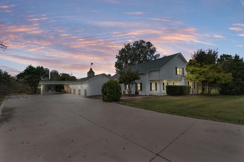 Photo of 852 County Road 422, Englewood, TN 37329 (MLS # 1535155)