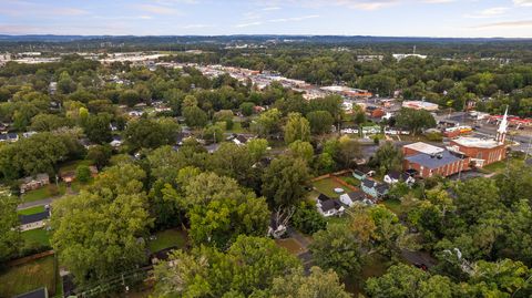 Tiny photo for 104 N Moore Road, Chattanooga, TN 37411 (MLS # 1528512)