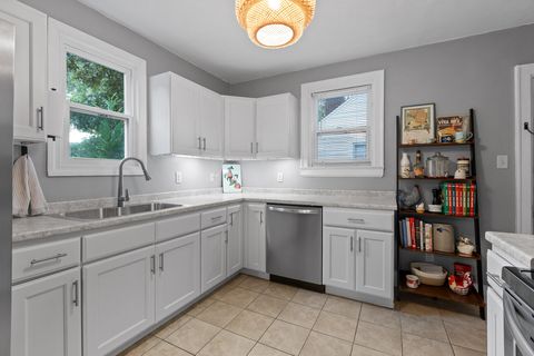 Tiny photo for 104 N Moore Road, Chattanooga, TN 37411 (MLS # 1528512)