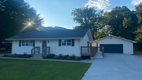 Photo of 8625 Boxwood Lane, Soddy Daisy, TN 37379 (MLS # 1518321)