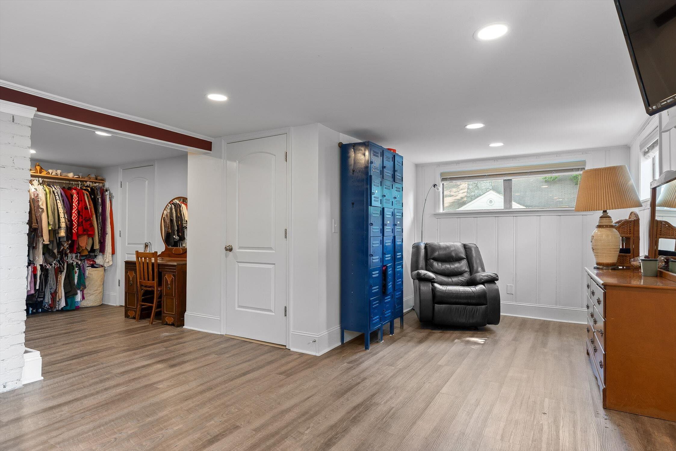 Chattanooga, Tennessee 37411, United States, 4 Bedrooms Bedrooms, ,2 BathroomsBathrooms,Residential,Contingent,150748