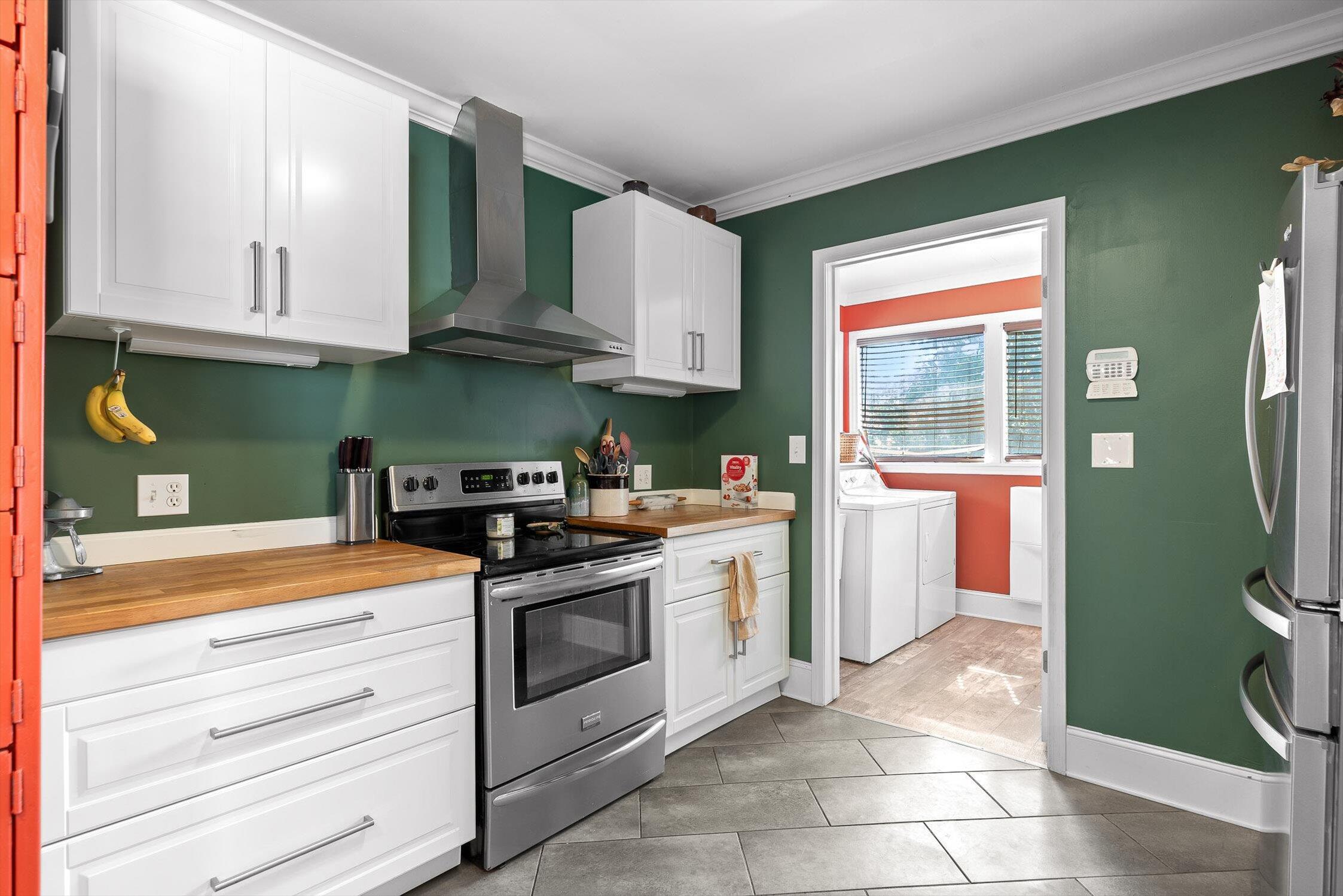 Chattanooga, Tennessee 37411, United States, 4 Bedrooms Bedrooms, ,2 BathroomsBathrooms,Residential,Contingent,150748