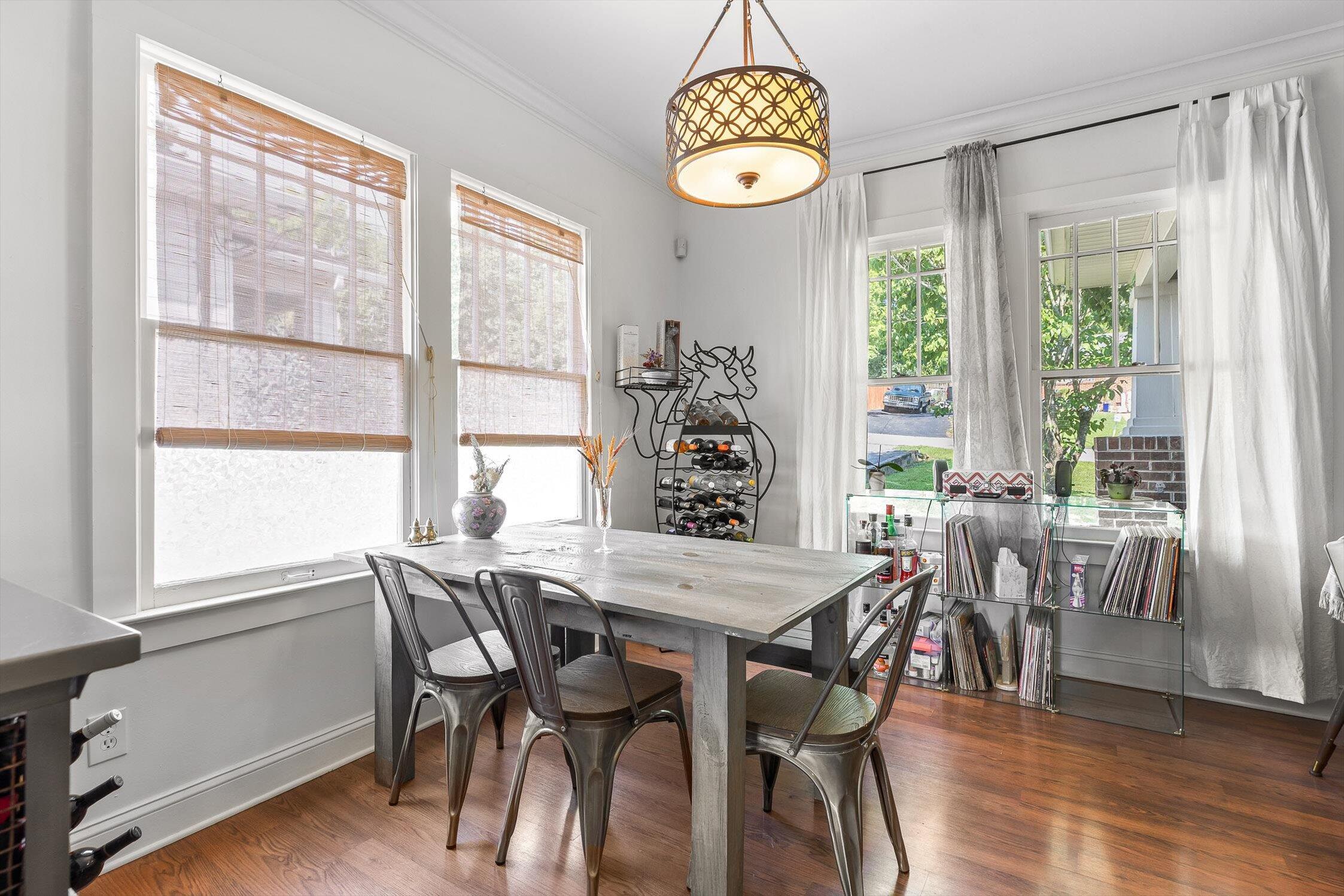 Chattanooga, Tennessee 37411, United States, 4 Bedrooms Bedrooms, ,2 BathroomsBathrooms,Residential,Contingent,150748