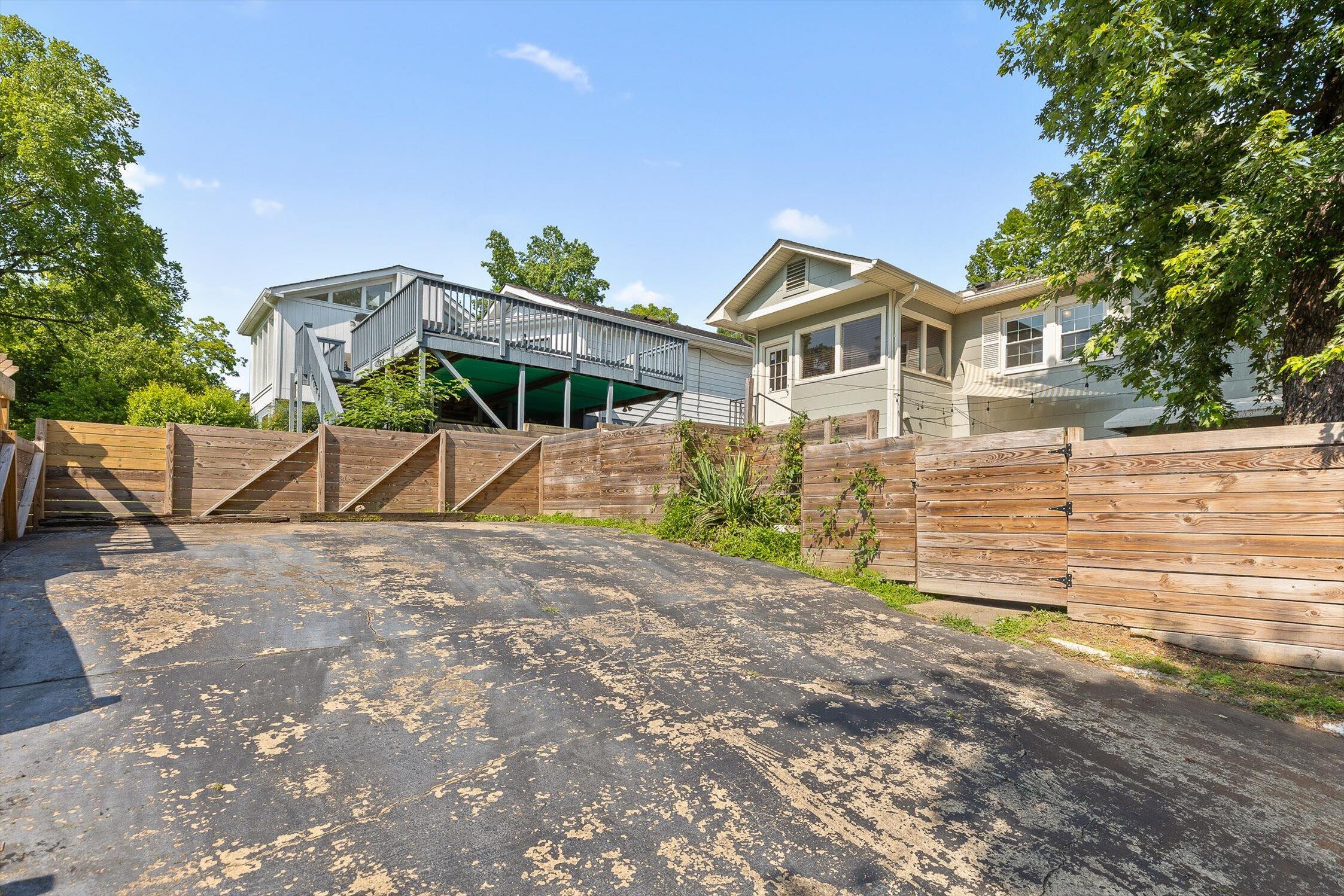 Chattanooga, Tennessee 37411, United States, 4 Bedrooms Bedrooms, ,2 BathroomsBathrooms,Residential,Contingent,150748