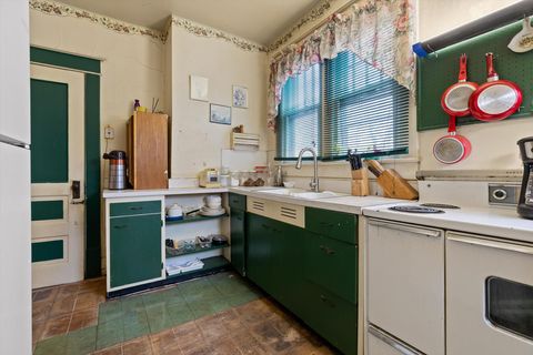 Tiny photo for 806 Barton Avenue, Chattanooga, TN 37405 (MLS # 1529166)