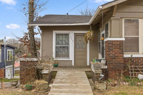 Tiny photo for 806 Barton Avenue, Chattanooga, TN 37405 (MLS # 1529166)