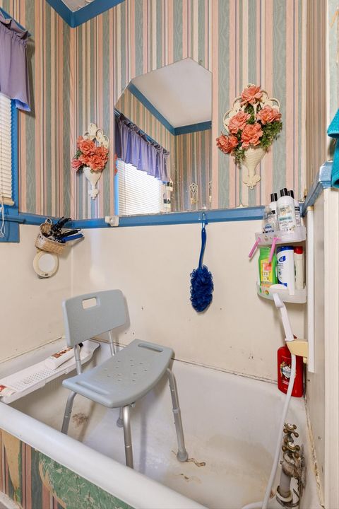 Tiny photo for 806 Barton Avenue, Chattanooga, TN 37405 (MLS # 1529166)