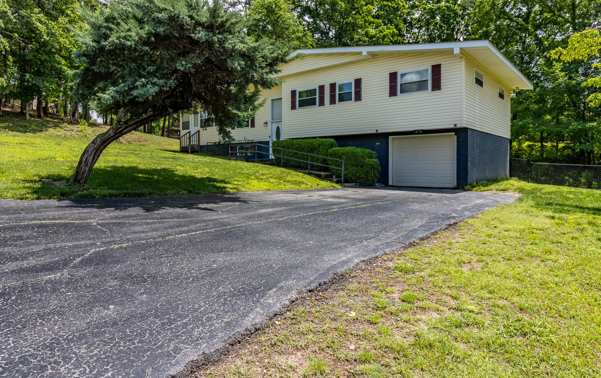 2524 Lyons Lane, Soddy Daisy, Tennessee image 2