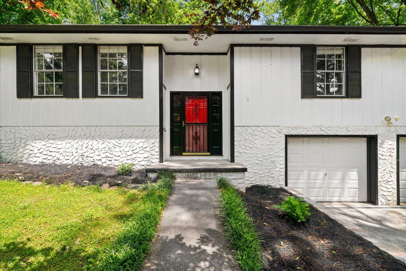 604 Pine Oaks Drive
